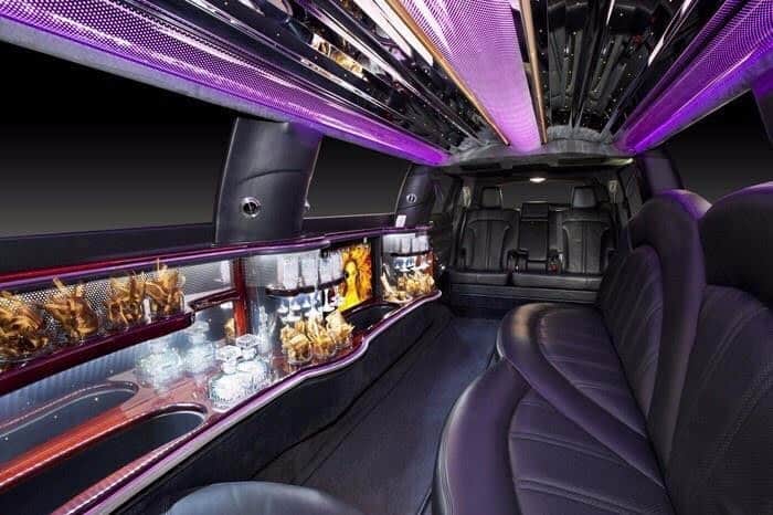 לימוזינה להשכרה תצלום מבפנים לדים ובר